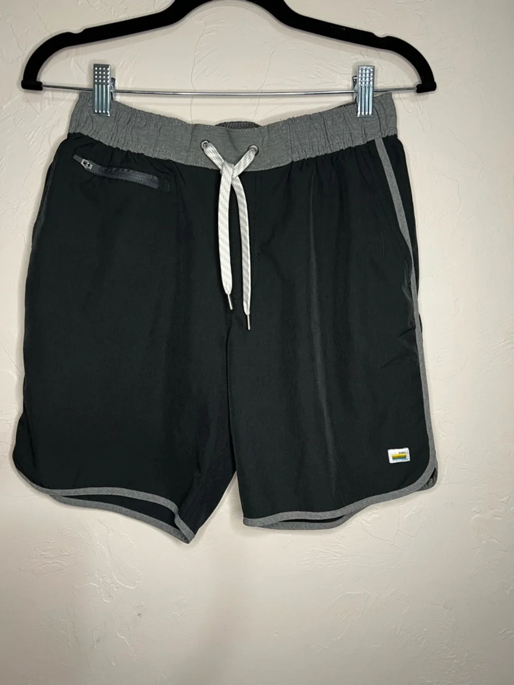 Vuori Banks Unlined Black Gray Athletic Shorts